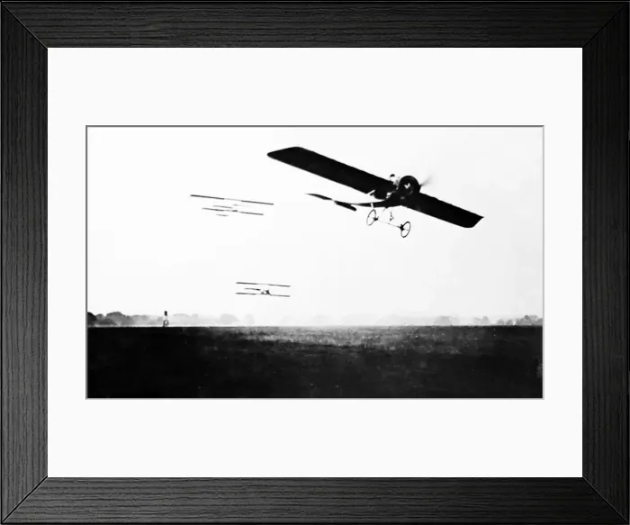 Framed Print : Aeroplanes racing at Hendon Aerodrome Framed Print : Aeroplanes racing at Hendon Aerodrome