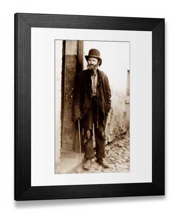 Framed Print : A Glasgow worthie or tramp Framed Print : A Glasgow worthie or tramp