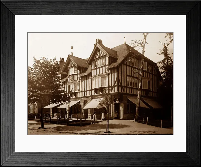 Framed Print : Bournville Village in the 1920s Framed Print : Bournville Village in the 1920s