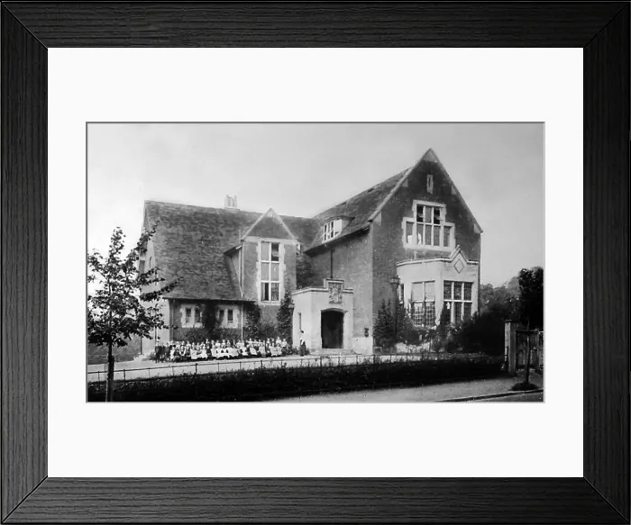 Framed Print : Ruskin Hall, Bournville village Framed Print : Ruskin Hall, Bournville village