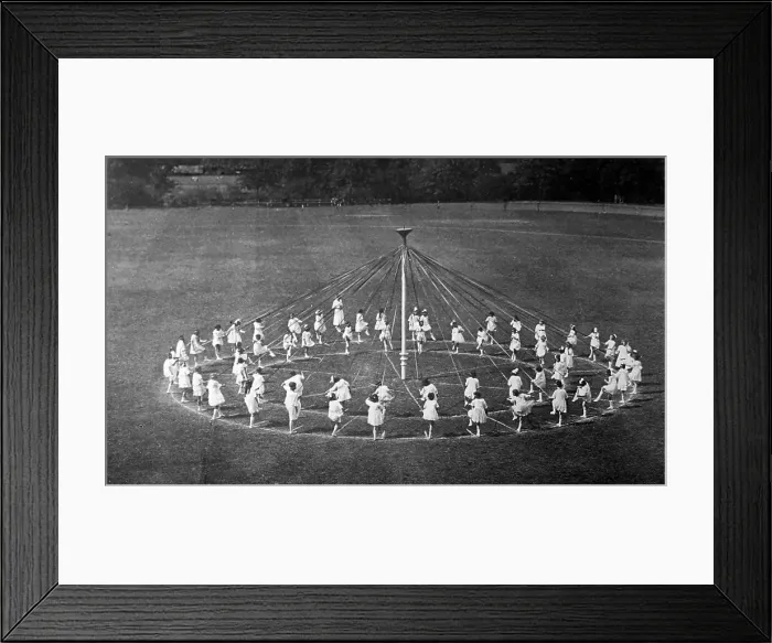 Framed Print : Maypole dancing, Bournville village Framed Print : Maypole dancing, Bournville village