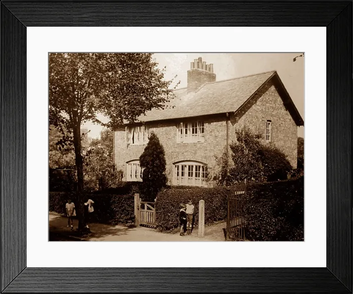 Framed Print : Bournville Village in the 1920s Framed Print : Bournville Village in the 1920s
