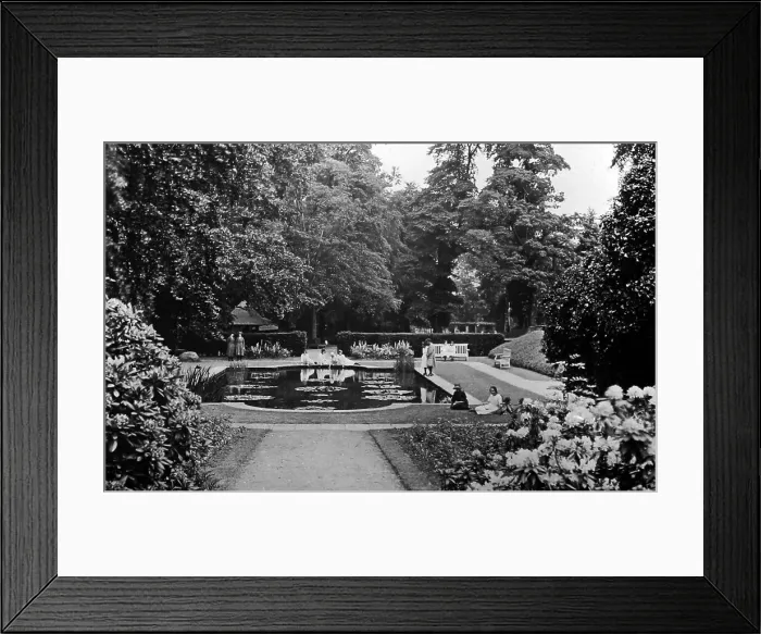 Framed Print : Bournville village gardens Framed Print : Bournville village gardens