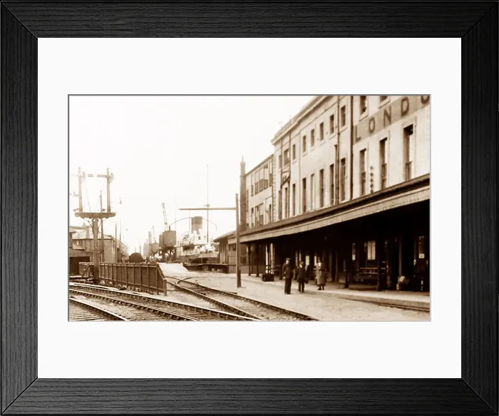 Framed Print : Newhaven Railway Station Hotel in the 1920s Framed Print : Newhaven Railway Station Hotel in the 1920s