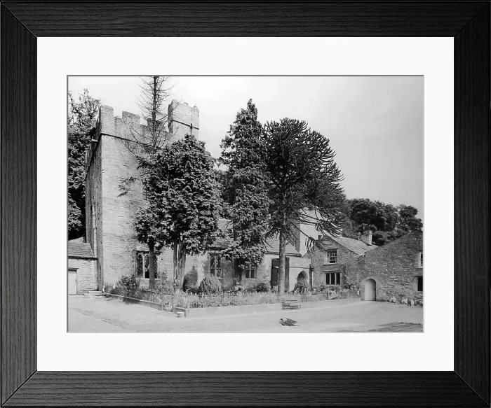 Framed Print : Nappa Hall, Askrigg in the 1930s Framed Print : Nappa Hall, Askrigg in the 1930s