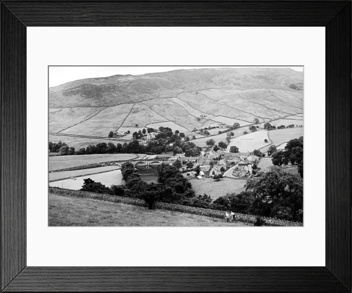 Framed Print : Burnsall in the 1930s Framed Print : Burnsall in the 1930s