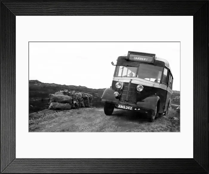 Framed Print : The bus to Tarbert, Scotland, 1940s / 50s Framed Print : The bus to Tarbert, Scotland, 1940s / 50s