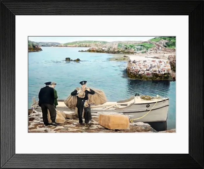 Framed Print : Delivering mail to a remote Hebrides island, 1940s / 50s Framed Print : Delivering mail to a remote Hebrides island, 1940s / 50s