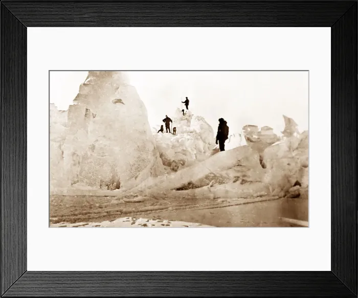 Framed Print : Fridtjof Nansen's polar expedition on the Fram Framed Print : Fridtjof Nansen's polar expedition on the Fram