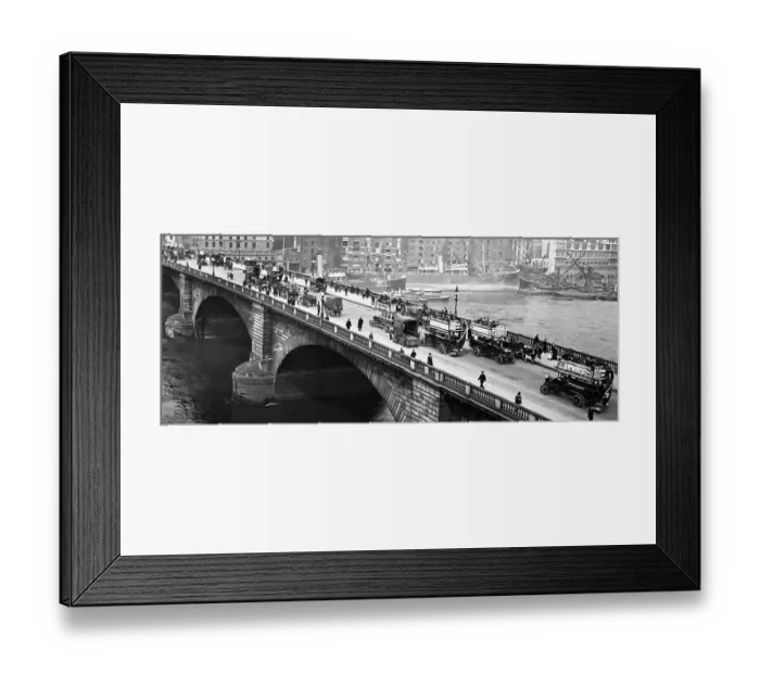 Framed Print : London Bridge, early 1900s Framed Print : London Bridge, early 1900s