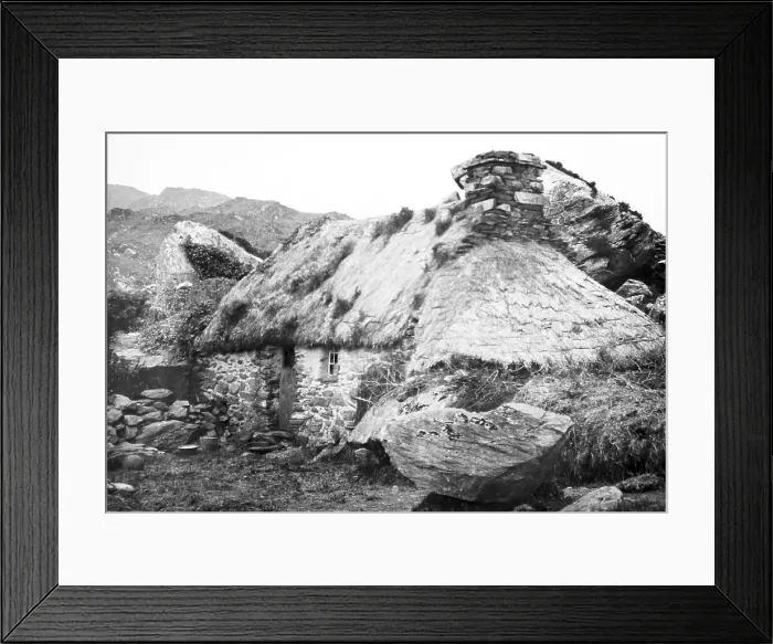 Framed Print : Cottage / hovel, West of Ireland, early 1900s Framed Print : Cottage / hovel, West of Ireland, early 1900s