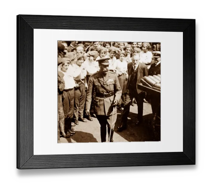 Framed Print : King George V with munitions workers at Holmes Framed Print : King George V with munitions workers at Holmes