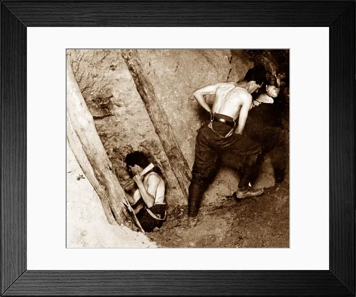 Framed Print : British engineers mining at Messines Ridge (blown) Framed Print : British engineers mining at Messines Ridge (blown)