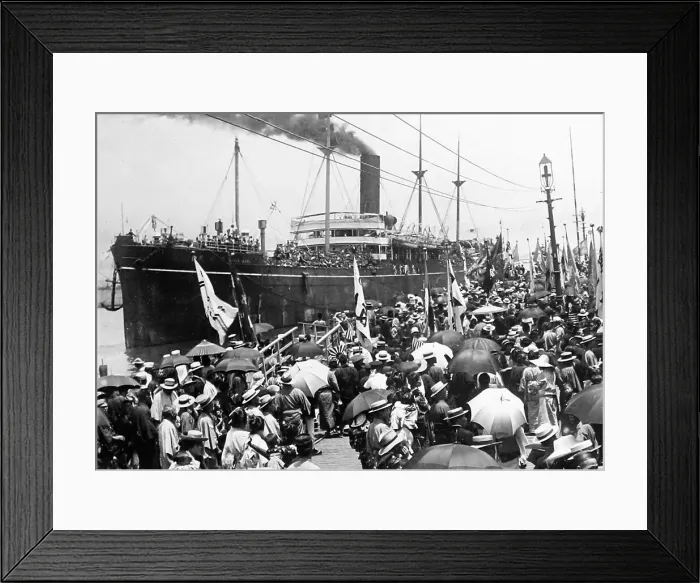 Framed Print : Japanese troops leaving Yokohama for Manchuria in China Framed Print : Japanese troops leaving Yokohama for Manchuria in China