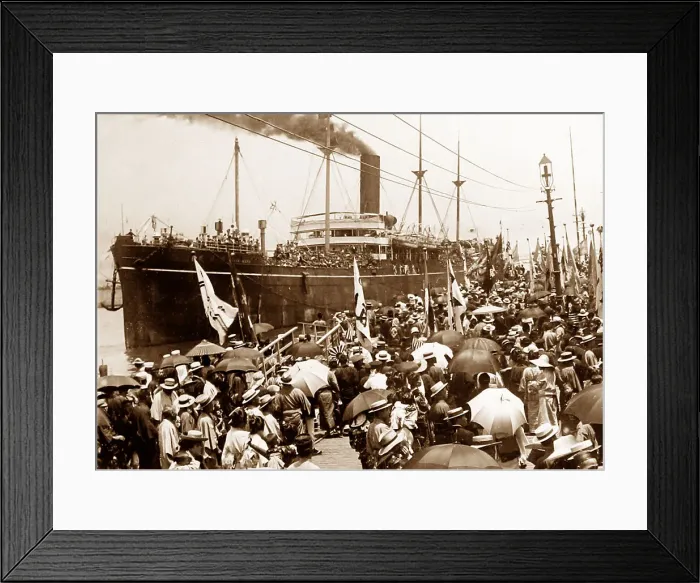 Framed Print : Japanese troops leaving Yokohama for Manchuria in China Framed Print : Japanese troops leaving Yokohama for Manchuria in China