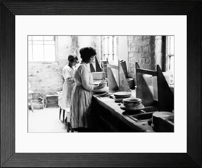 Framed Print : Workers in an earthenware pottery factory, Victorian period