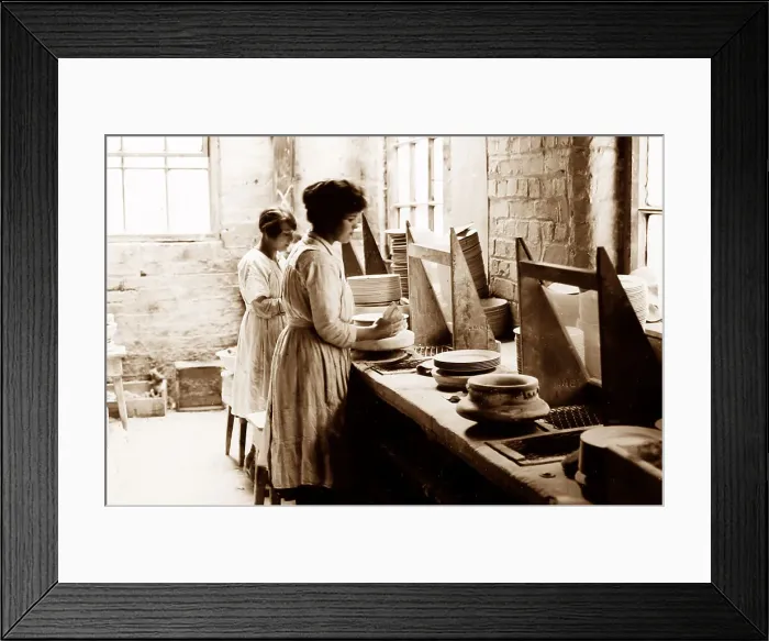 Framed Print : Workers in an earthenware pottery factory, Victorian period Framed Print : Workers in an earthenware pottery factory, Victorian period