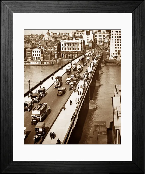 Framed Print : London Bridge, early 1900s Framed Print : London Bridge, early 1900s