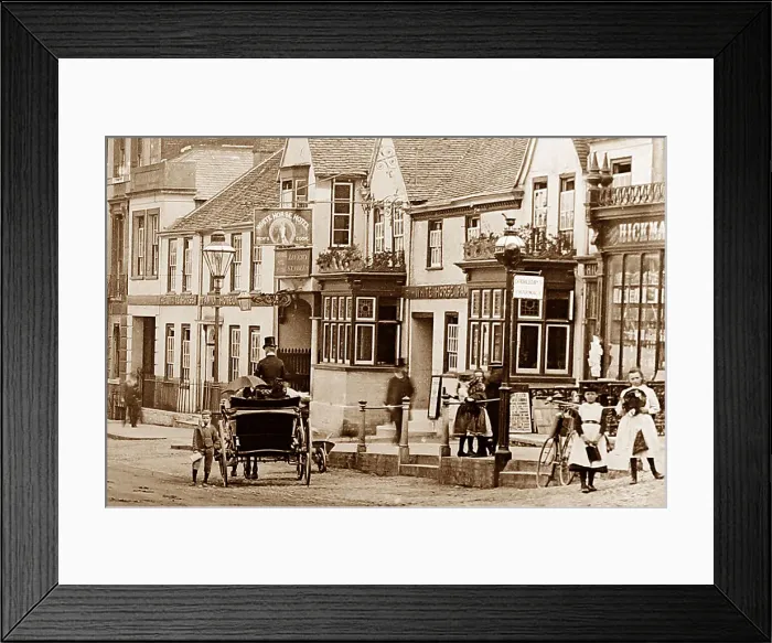 Framed Print : White Horse Inn, Dorking, Victorian period Framed Print : White Horse Inn, Dorking, Victorian period