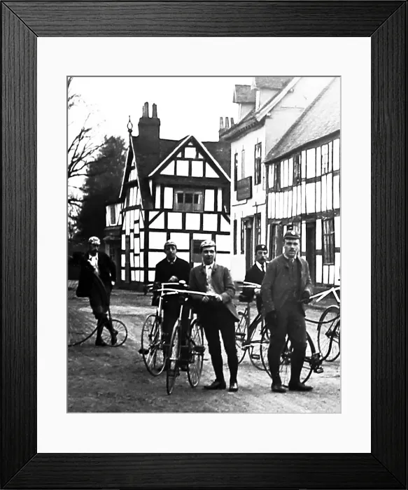 Framed Print : A Cycling Club in Ombersley, early 1900s Framed Print : A Cycling Club in Ombersley, early 1900s