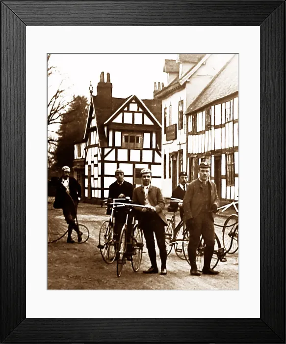 Framed Print : A Cycling Club in Ombersley, early 1900s Framed Print : A Cycling Club in Ombersley, early 1900s