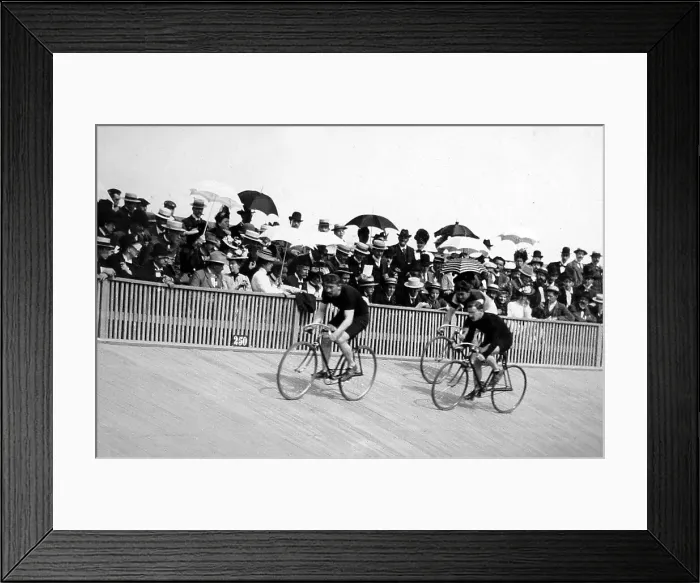 Framed Print : Cycle race at a velodrome, early 1900s Framed Print : Cycle race at a velodrome, early 1900s