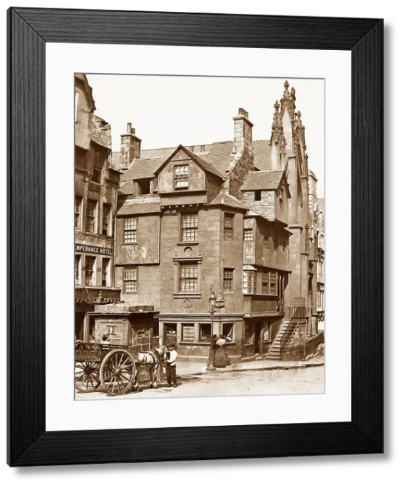 Framed Print : John Knox House and Temperance Hotel, Royal Mile, Edinburgh Framed Print : John Knox House and Temperance Hotel, Royal Mile, Edinburgh
