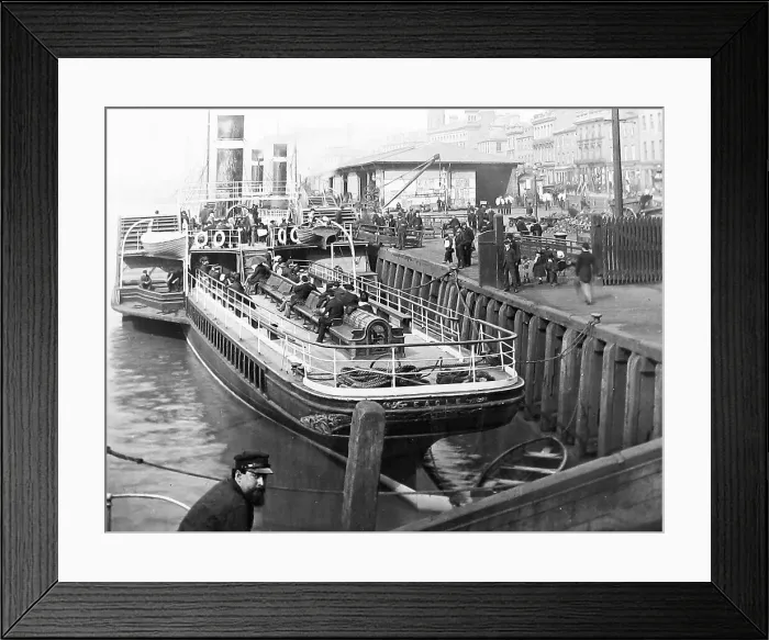 Framed Print : Paddle steamer, Broomielaw, Glasgow Framed Print : Paddle steamer, Broomielaw, Glasgow