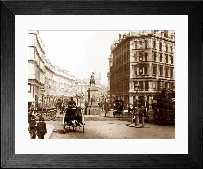 Framed Print : Holborn Circus, London Framed Print : Holborn Circus, London