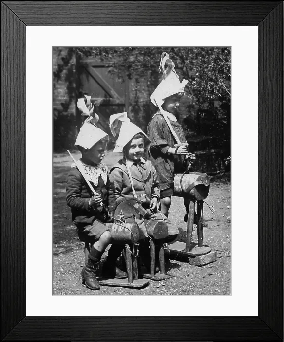 Framed Print : Children playing on dobbins Victorian period