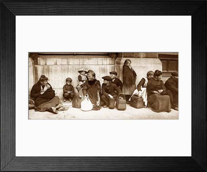 Framed Print : Belgium Antwerp - Belgian refugees during WW1 Framed Print : Belgium Antwerp - Belgian refugees during WW1