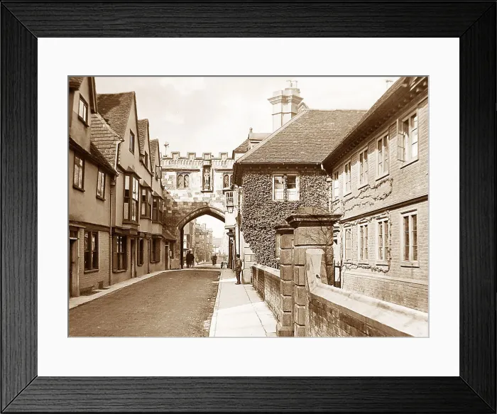 Framed Print : High Street, Salisbury Framed Print : High Street, Salisbury