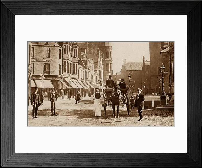 Framed Print : James Square, Crieff, Scotland Framed Print : James Square, Crieff, Scotland