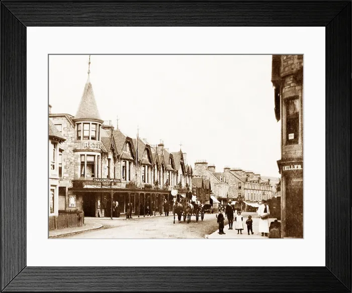 Framed Print : Pitlochry Main Street Framed Print : Pitlochry Main Street