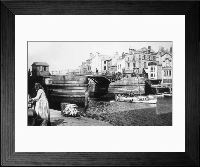 Framed Print : Whitby Quayside Framed Print : Whitby Quayside