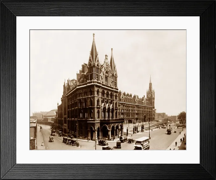 Framed Print : St Pancras Railway Station, London Framed Print : St Pancras Railway Station, London