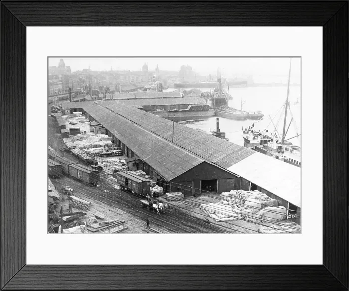 Framed Print : Canada Montreal the Wharves early 1900s Framed Print : Canada Montreal the Wharves early 1900s