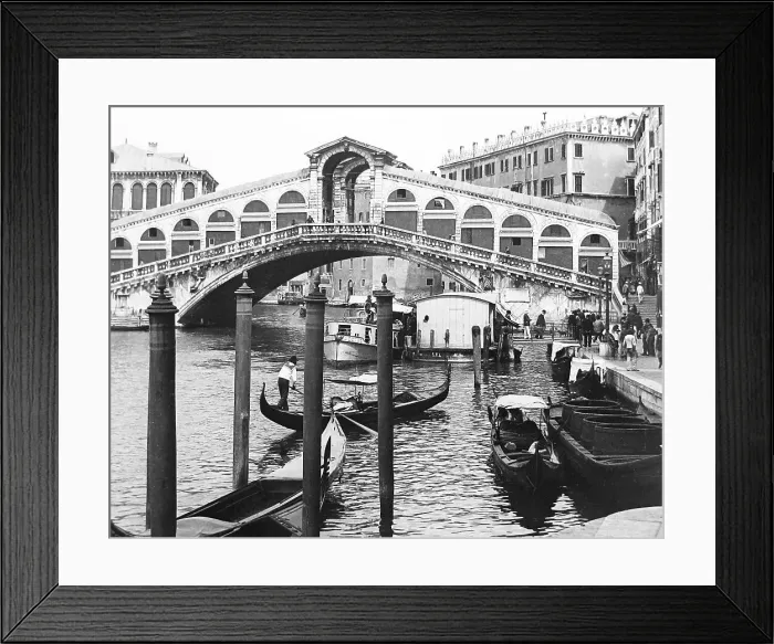 Framed Print : Rialto Bridge, Venice, Italy Framed Print : Rialto Bridge, Venice, Italy