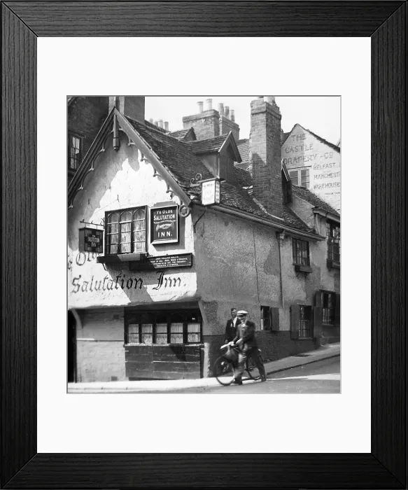 Framed Print : The Salutation Inn Nottingham possibly 1920s Framed Print : The Salutation Inn Nottingham possibly 1920s