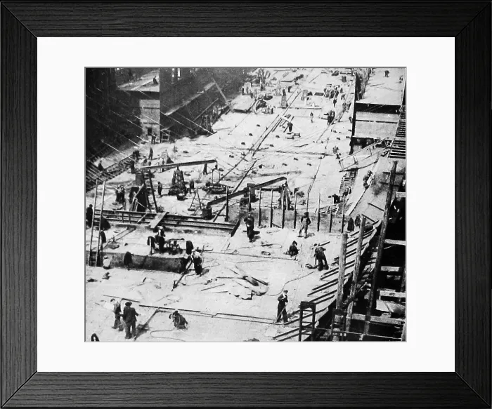 Framed Print : Construction of RMS Queen Elizabeth Framed Print : Construction of RMS Queen Elizabeth