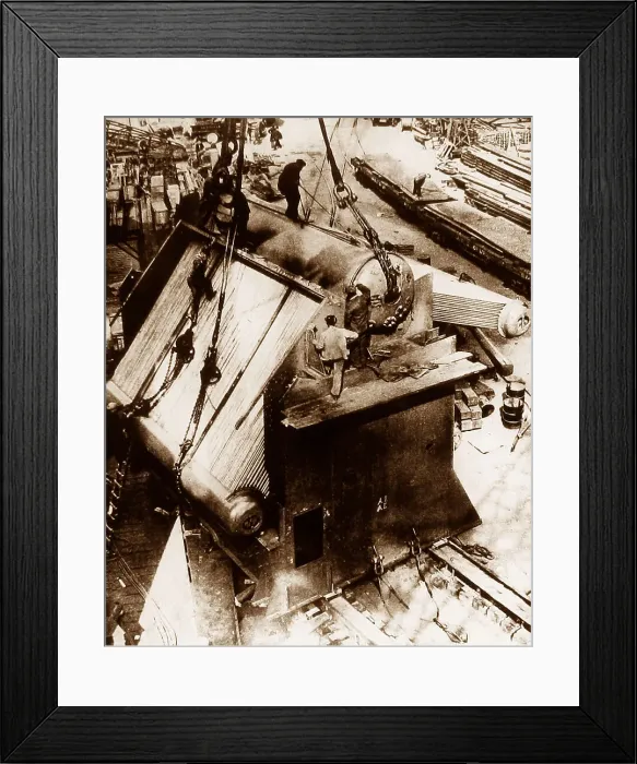 Framed Print : Construction of RMS Queen Elizabeth launched in 1938 Framed Print : Construction of RMS Queen Elizabeth launched in 1938