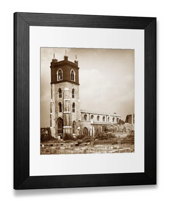 Framed Print : Bomb damage, St Giles Church, Cripplegate, London Framed Print : Bomb damage, St Giles Church, Cripplegate, London