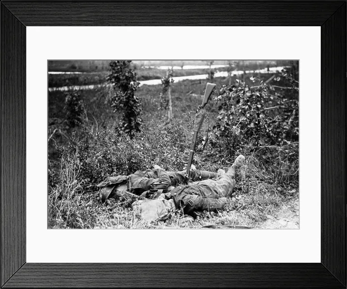 Framed Print : Dead British soldiers Chipilly France 9th August 1918 Framed Print : Dead British soldiers Chipilly France 9th August 1918
