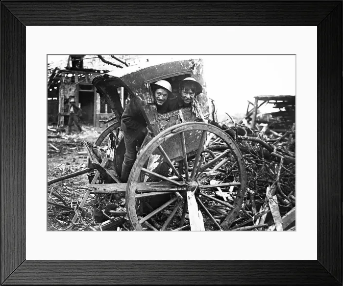 Framed Print : Hansom Cab at the Battle of Bazentin Ridge France WW1 Framed Print : Hansom Cab at the Battle of Bazentin Ridge France WW1