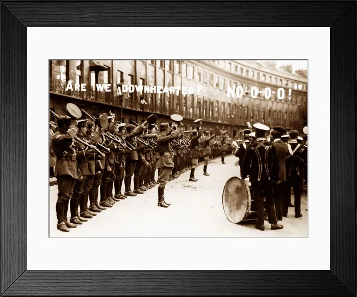 Framed Print : Cavendish Crescent, Bath, WW1 morale booster message Framed Print : Cavendish Crescent, Bath, WW1 morale booster message