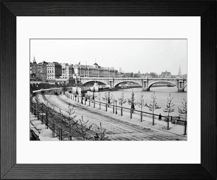 Framed Print : London Embankment in the snow, Victorian period Framed Print : London Embankment in the snow, Victorian period
