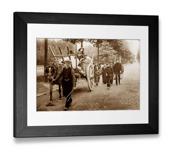 Framed Print : Belgian refugees on the road to Antwerp during WW1 Framed Print : Belgian refugees on the road to Antwerp during WW1