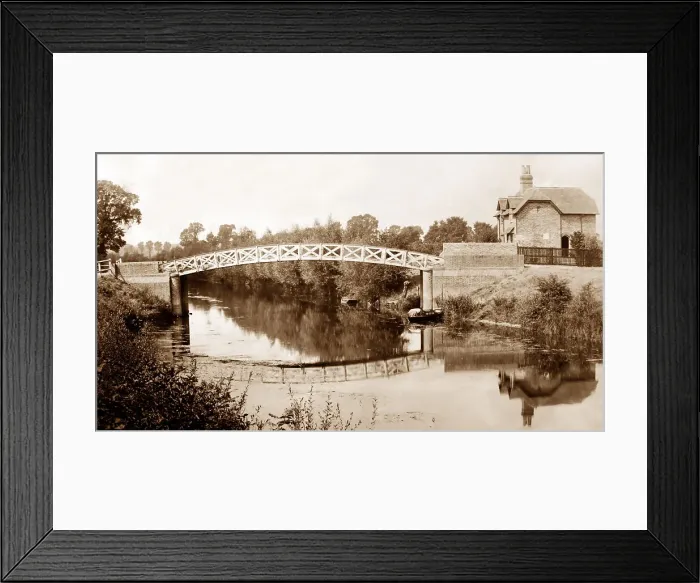 Framed Print : Datchet Bridge, River Thames Framed Print : Datchet Bridge, River Thames