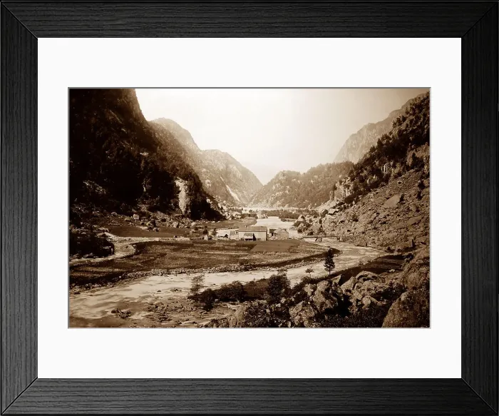 Framed Print : Laatefos Latefoss Valley, Hardanger, Norway Framed Print : Laatefos Latefoss Valley, Hardanger, Norway