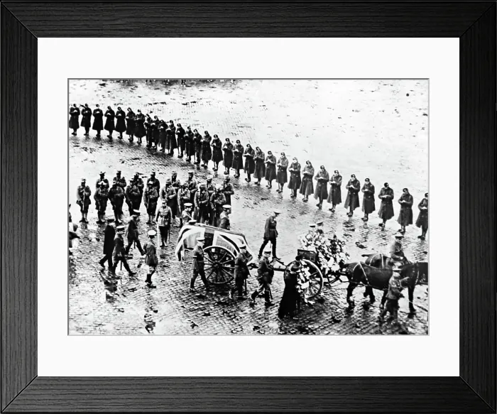 Framed Print : The funeral cortage of Lord Roberts in London Framed Print : The funeral cortage of Lord Roberts in London